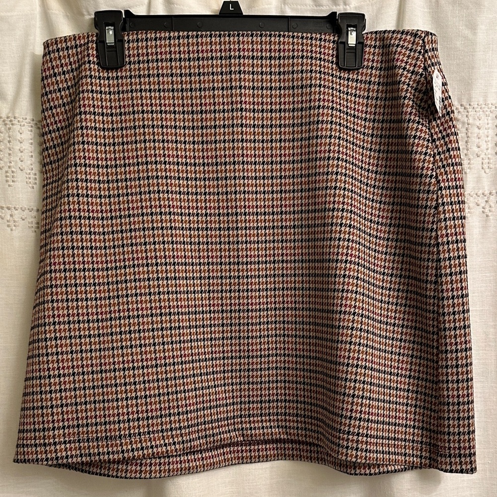Maurices Mini Skirt in Brown & Black Houndstooth
